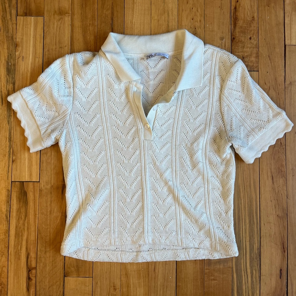 Knit, cropped shirt